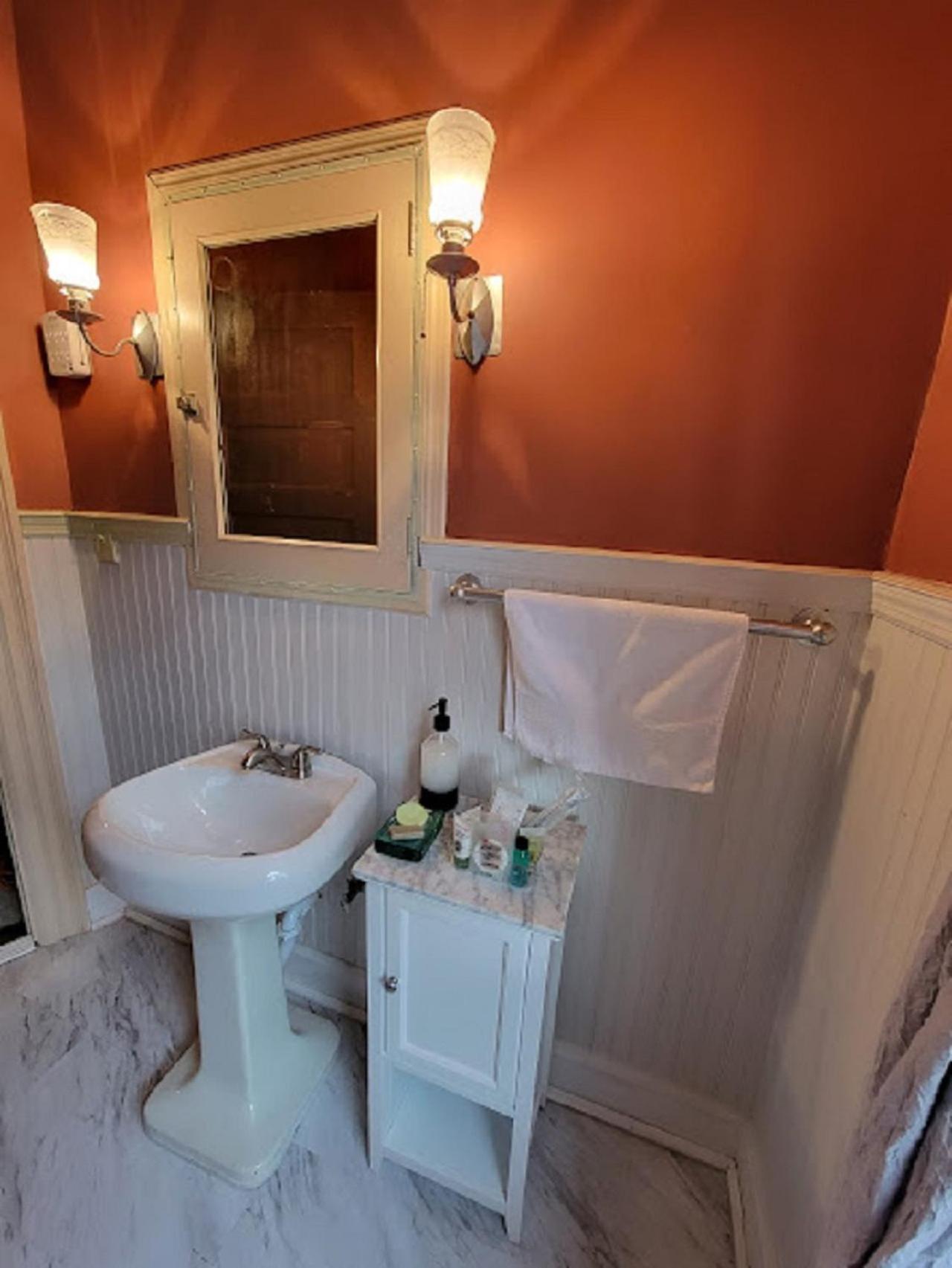 The Kings Throne Inn And Guest House Toledo Luaran gambar